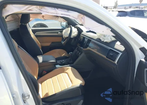 2023 Volkswagen Atlas Cross Sport 3.6L V6 Sel Premium R-Line z USA, uszkodzony, nr VIN 1V2FE2CA1PC205197